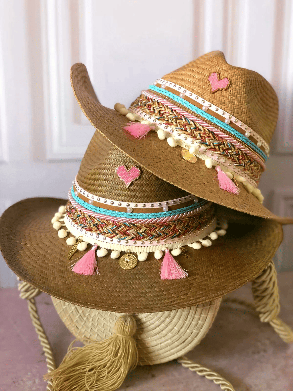 Amanda hat