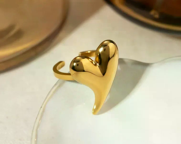 Heart Gold ring