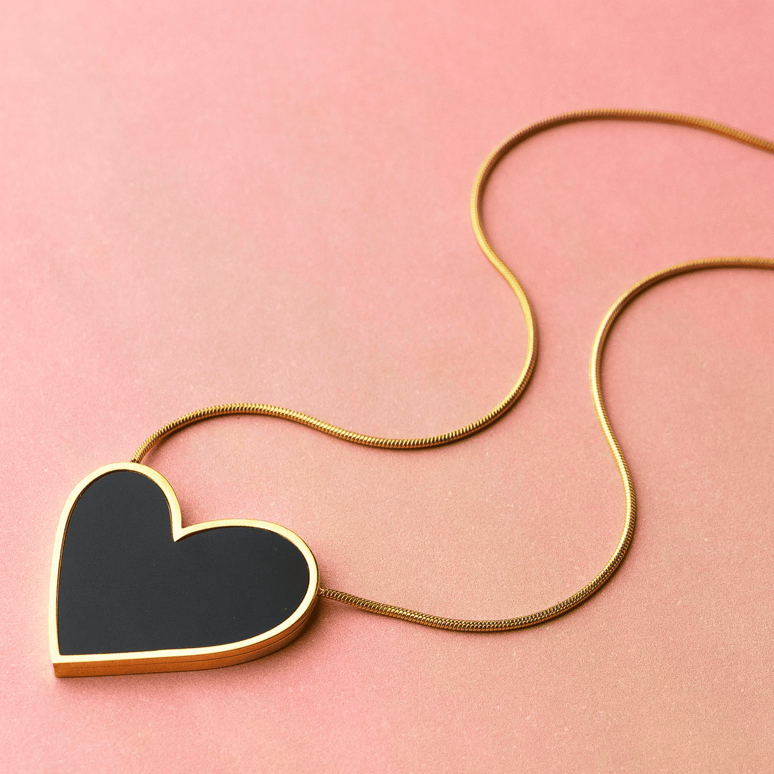 Isla Black necklace