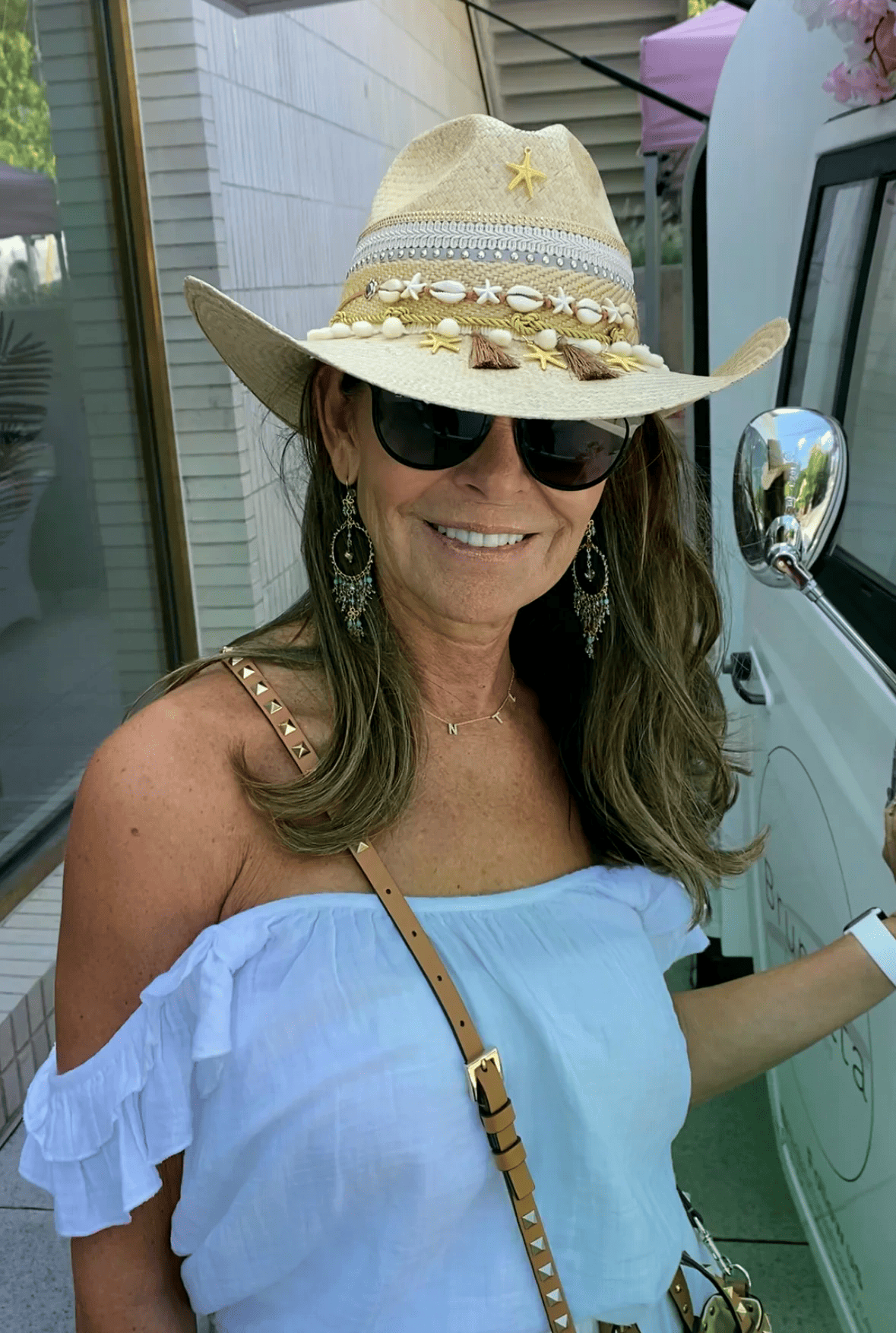 Lia hat