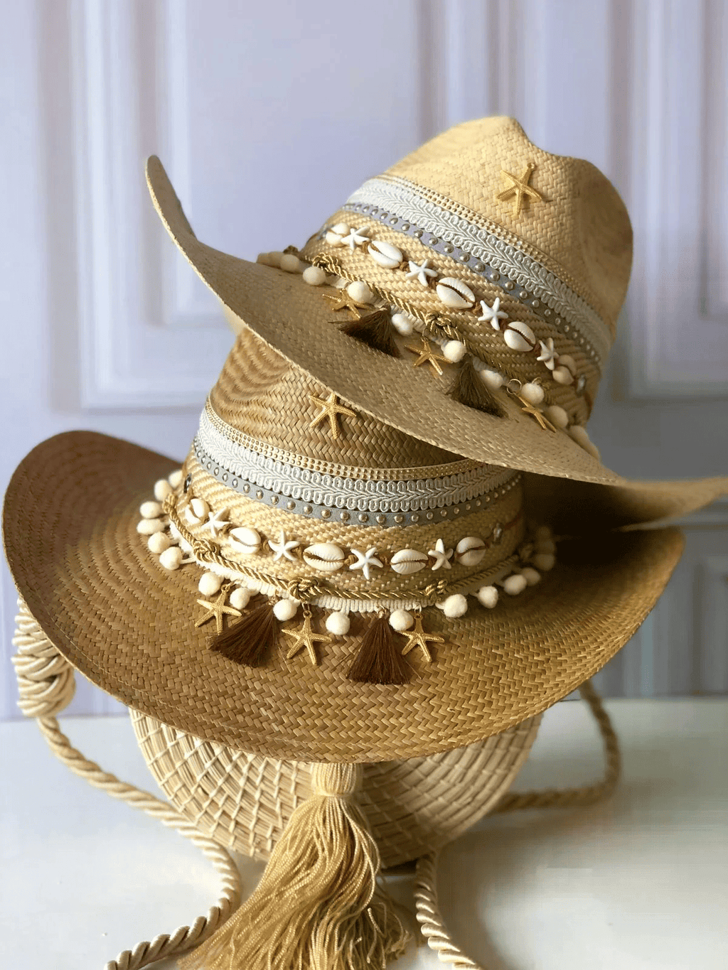 Lia hat