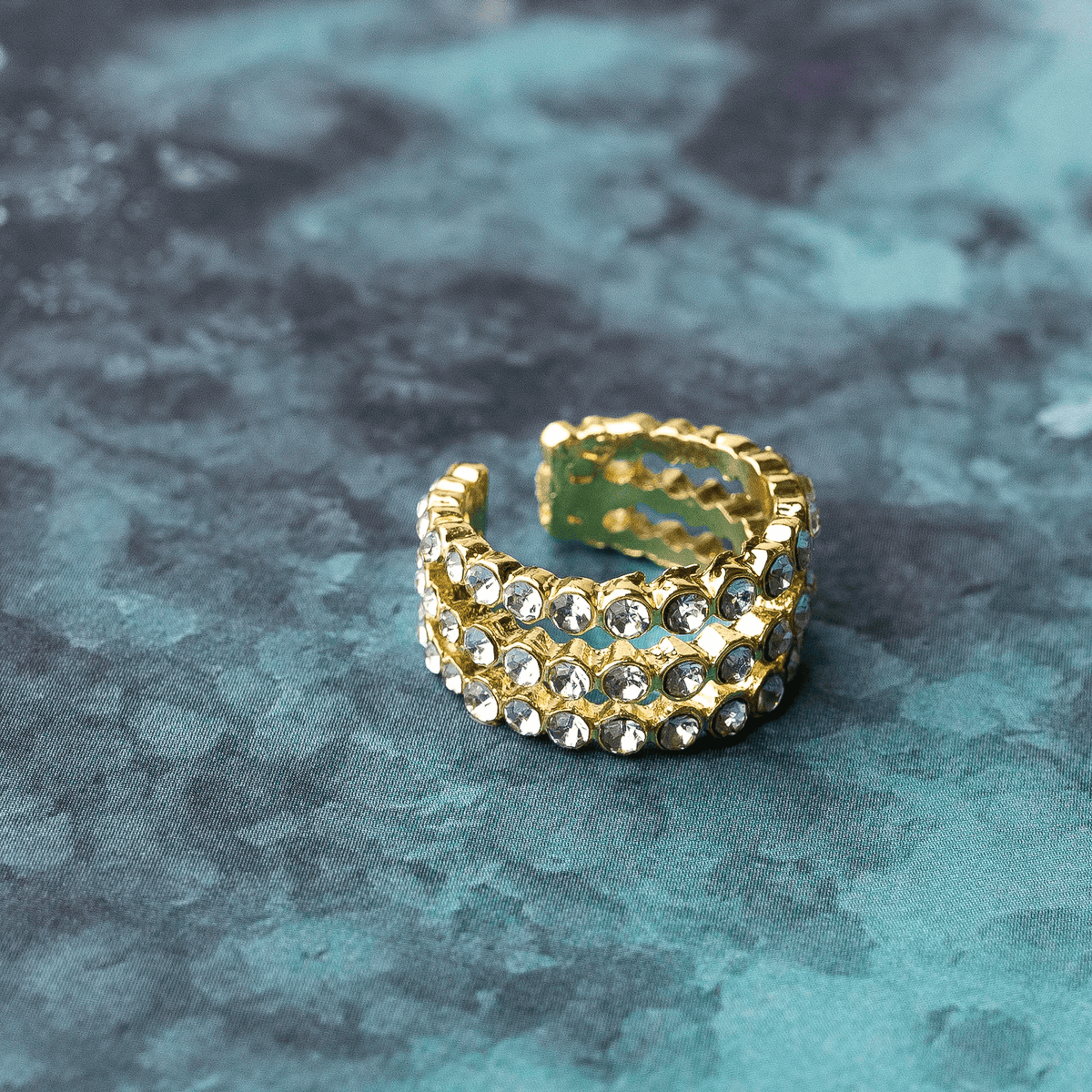 Milan Earcuff