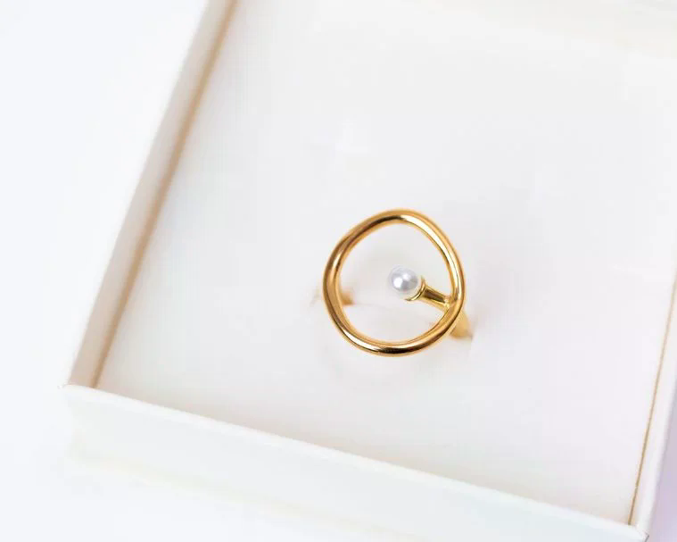 Nina ring