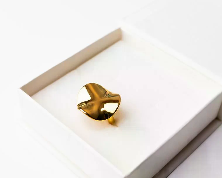 Niza ring